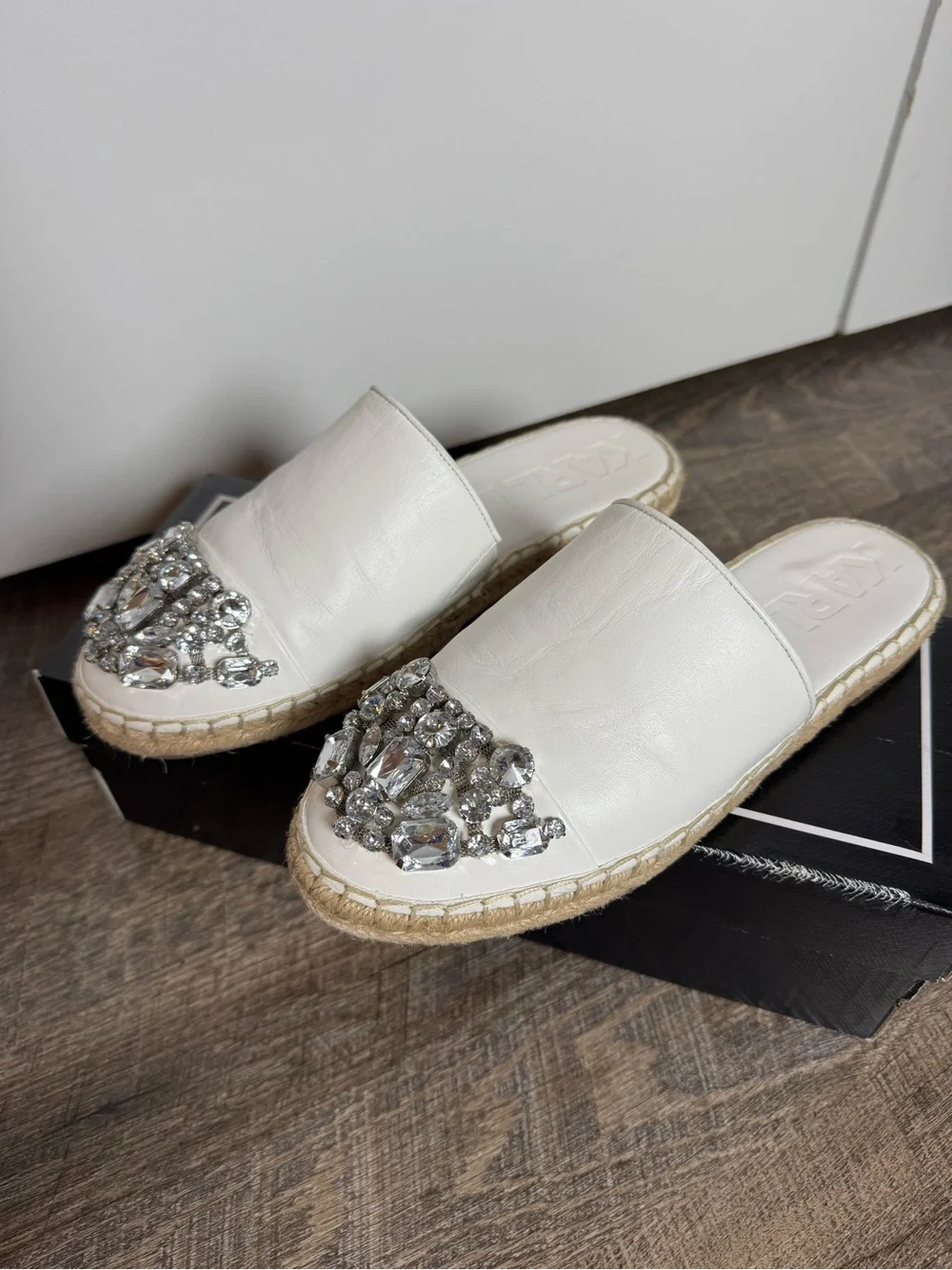 Karl Lagerfeld Maxwell Espadrille Platform Slides White Crystal Sandals 8